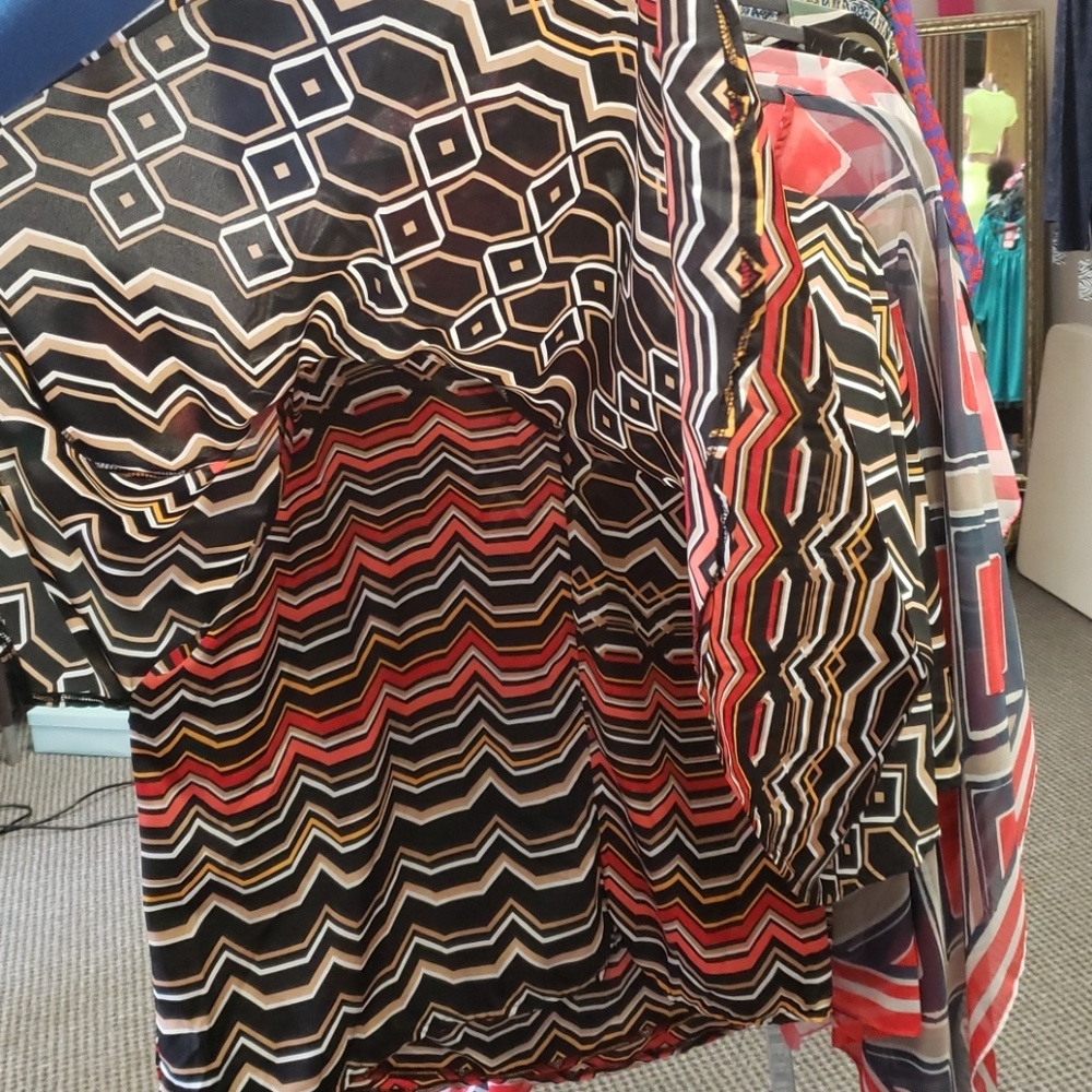 Blouse - Picture 2 of 3